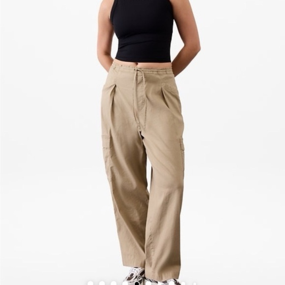 Athleta paradise straight leg cargo pant size medium‎ tan NEW